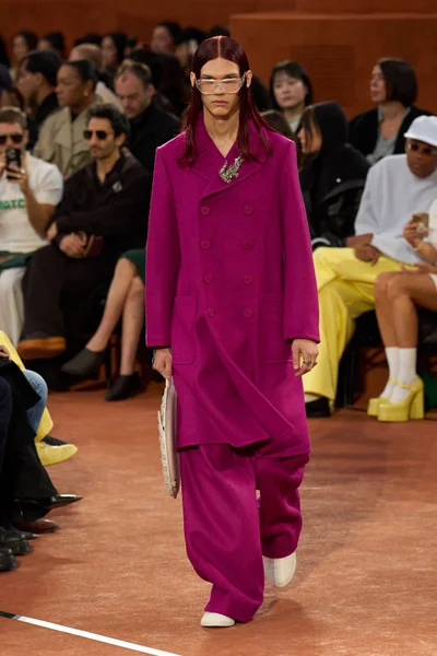 Look 27